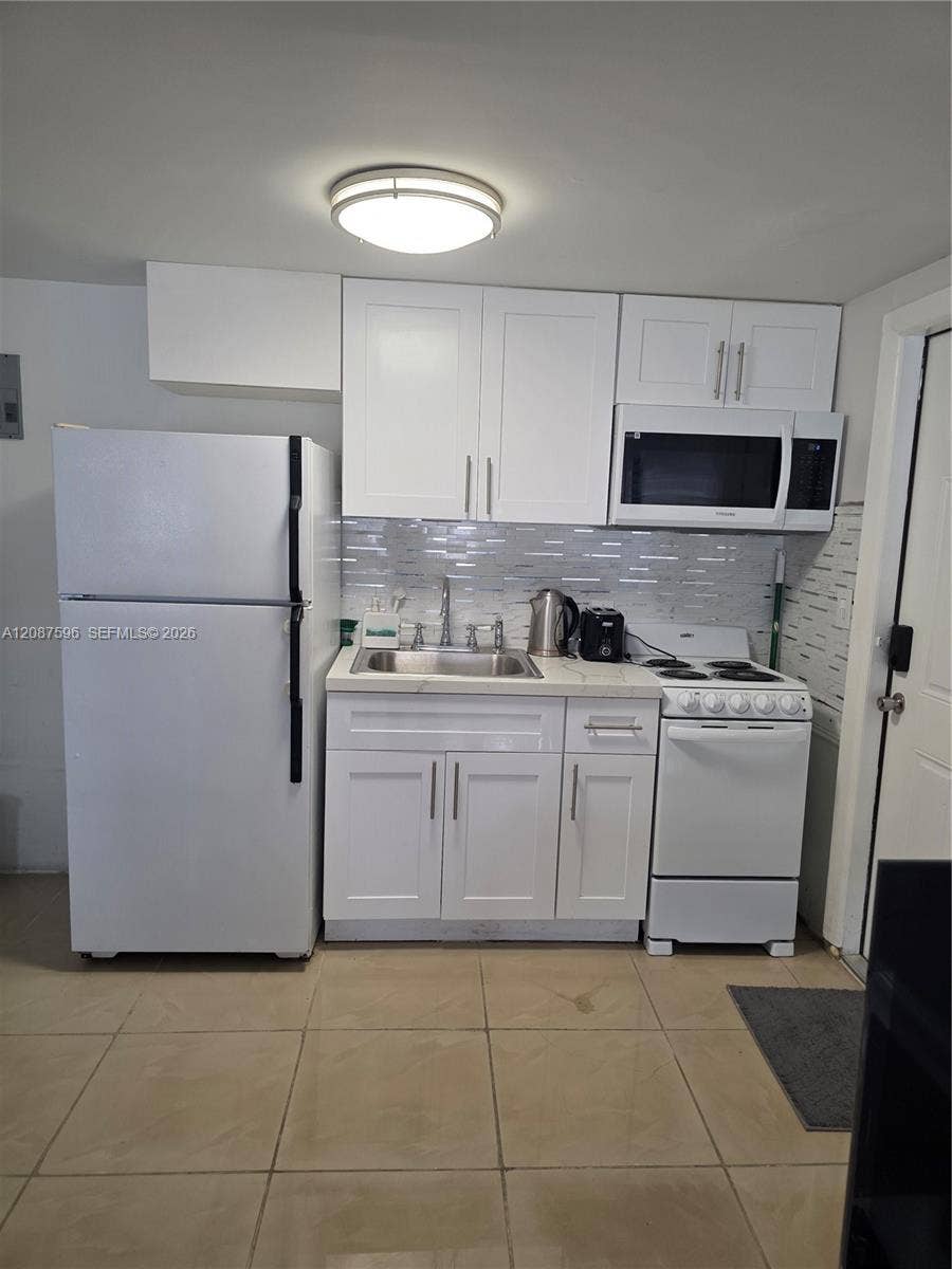 Property photo for 5712 Hollywood Boulevard, #1, Hollywood, FL