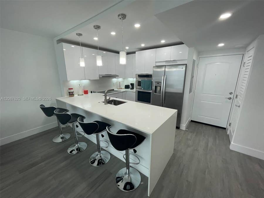 Property photo for 100 Bayview Drive, #1123, Sunny Isles Beach, FL