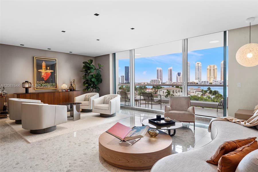 Property photo for 6000 Island Boulevard, #707, Aventura, FL
