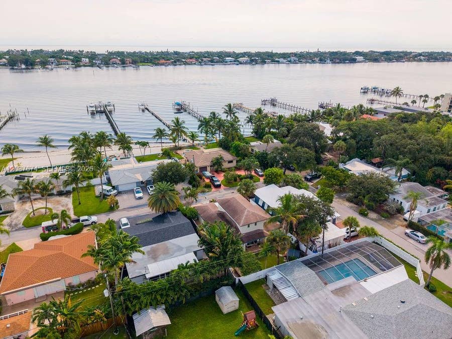 Property photo for 919 S Lakeside Place, Lantana, FL
