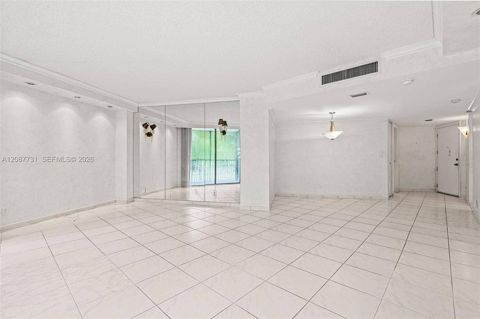3301 N Country Club Drive, #208, Aventura, FL 33180 Photo 2