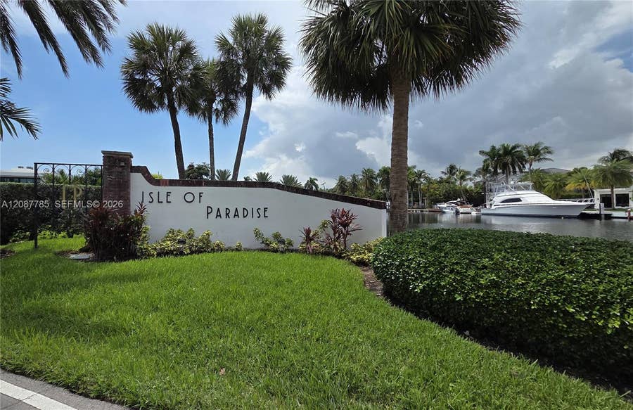 Property photo for 450 Paradise Isle Boulevard, #109, Hallandale Beach, FL