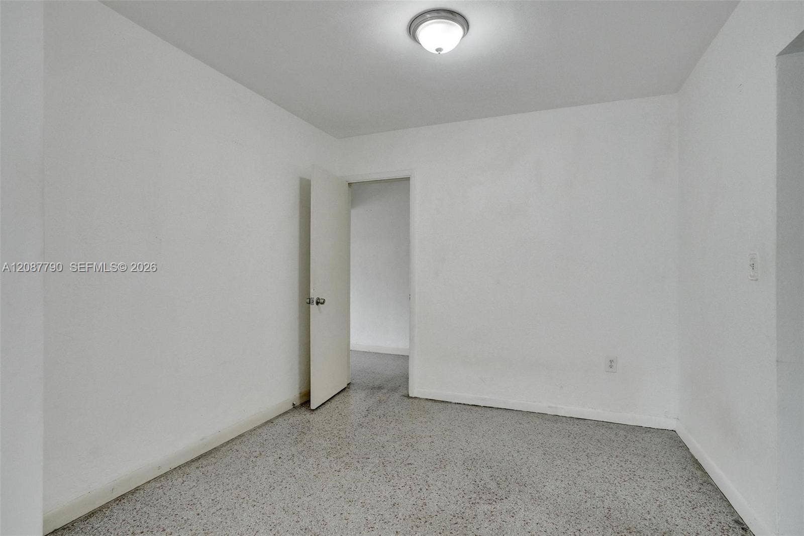 18500 NE 23rd Court, Miami, FL 33180 Photo 18
