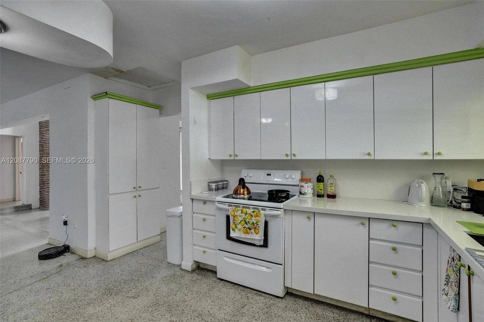18500 NE 23rd Court, Miami, FL 33180 Photo 16