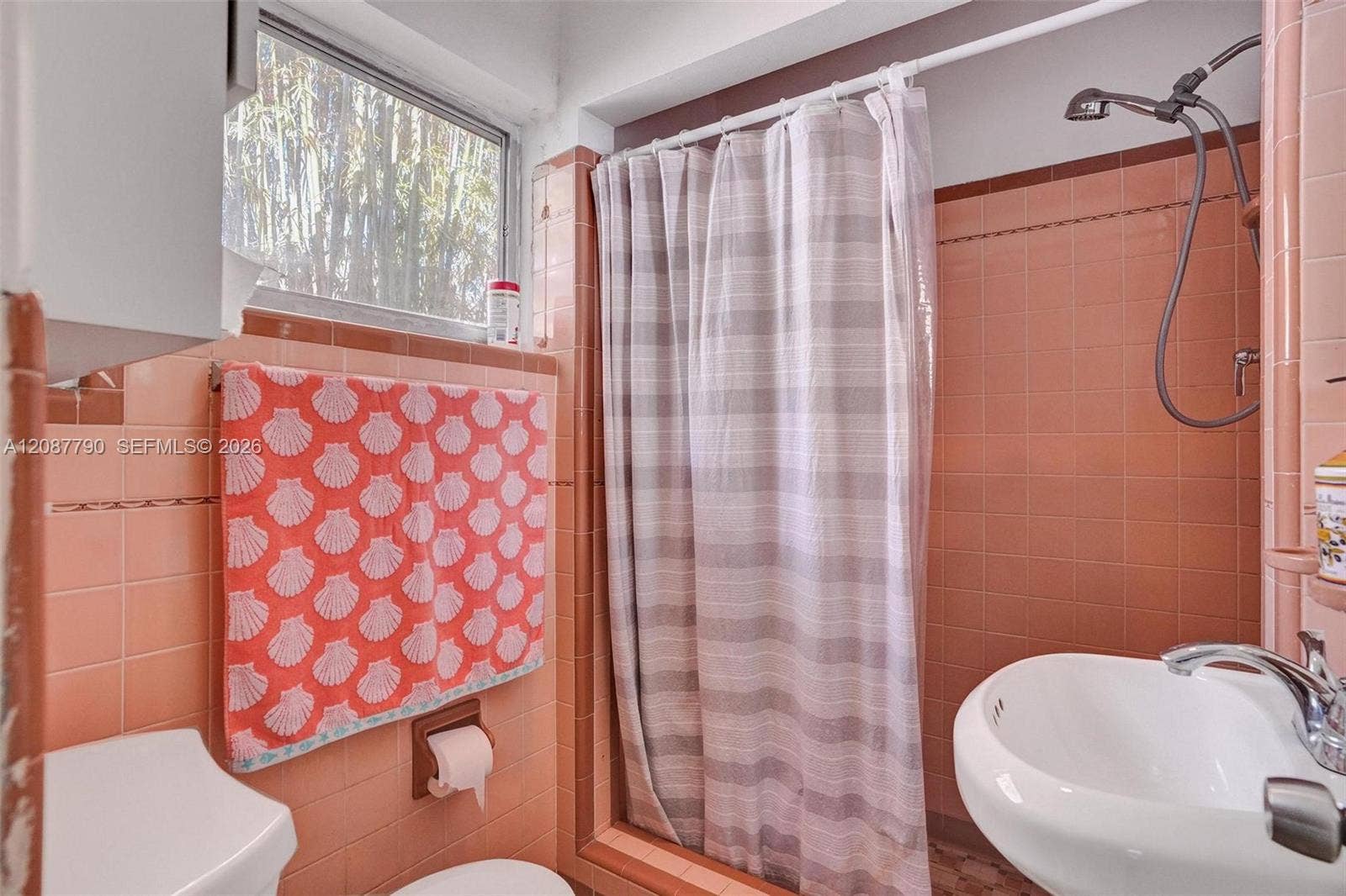 18500 NE 23rd Court, Miami, FL 33180 Photo 32