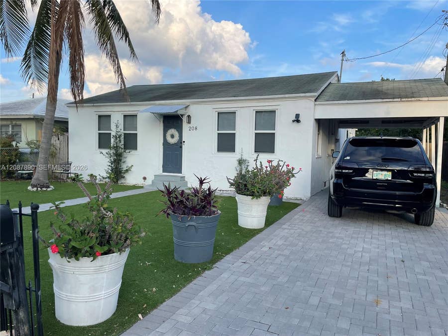 Property photo for 208 NE 22 Nd Avenue, Pompano Beach, FL