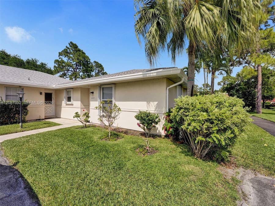 Property photo for 207 Cape Cod Circle, #207, Lake Worth, FL