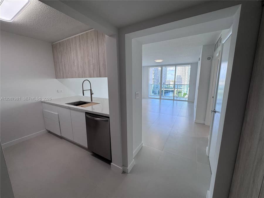 Property photo for 31 SE 5th Street, #2009, Miami, FL
