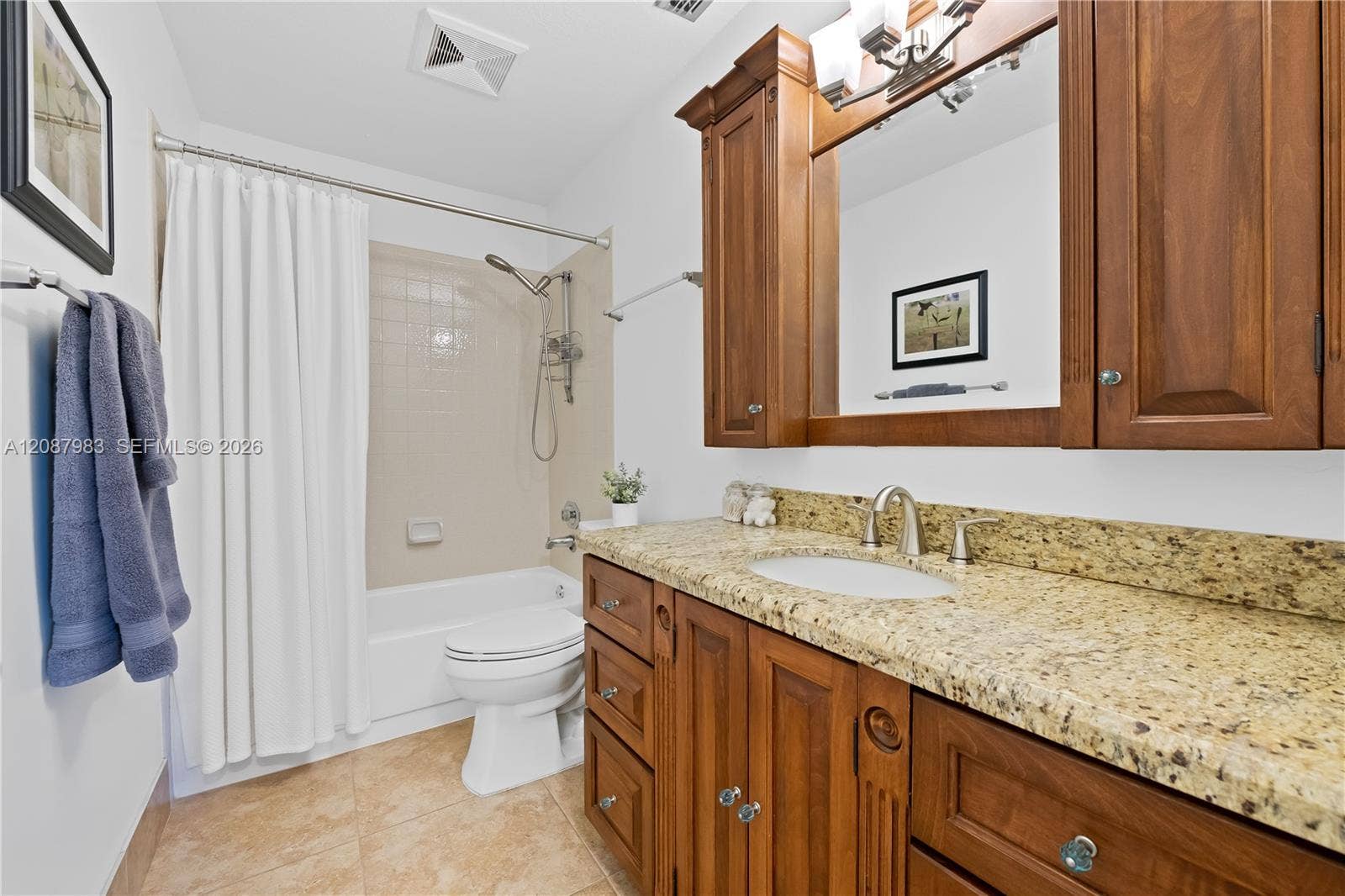 6581 Falconsgate Avenue, Davie, FL 33331 2nd Bathroom
