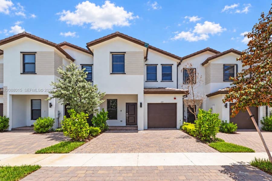 Property photo for 221 SW 159th Way, Pembroke Pines, FL