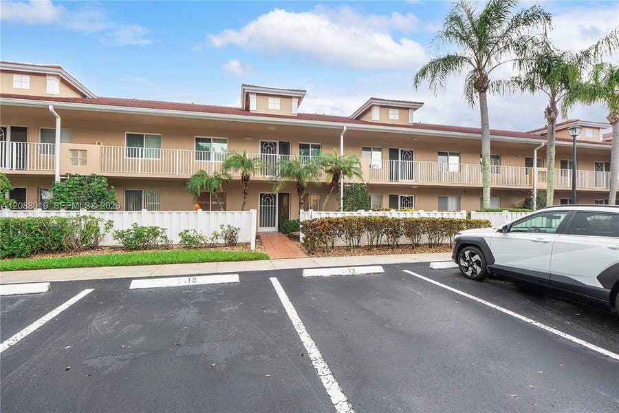 Property photo for 5952 Regal Glen Drive, #102, Boynton Beach, FL