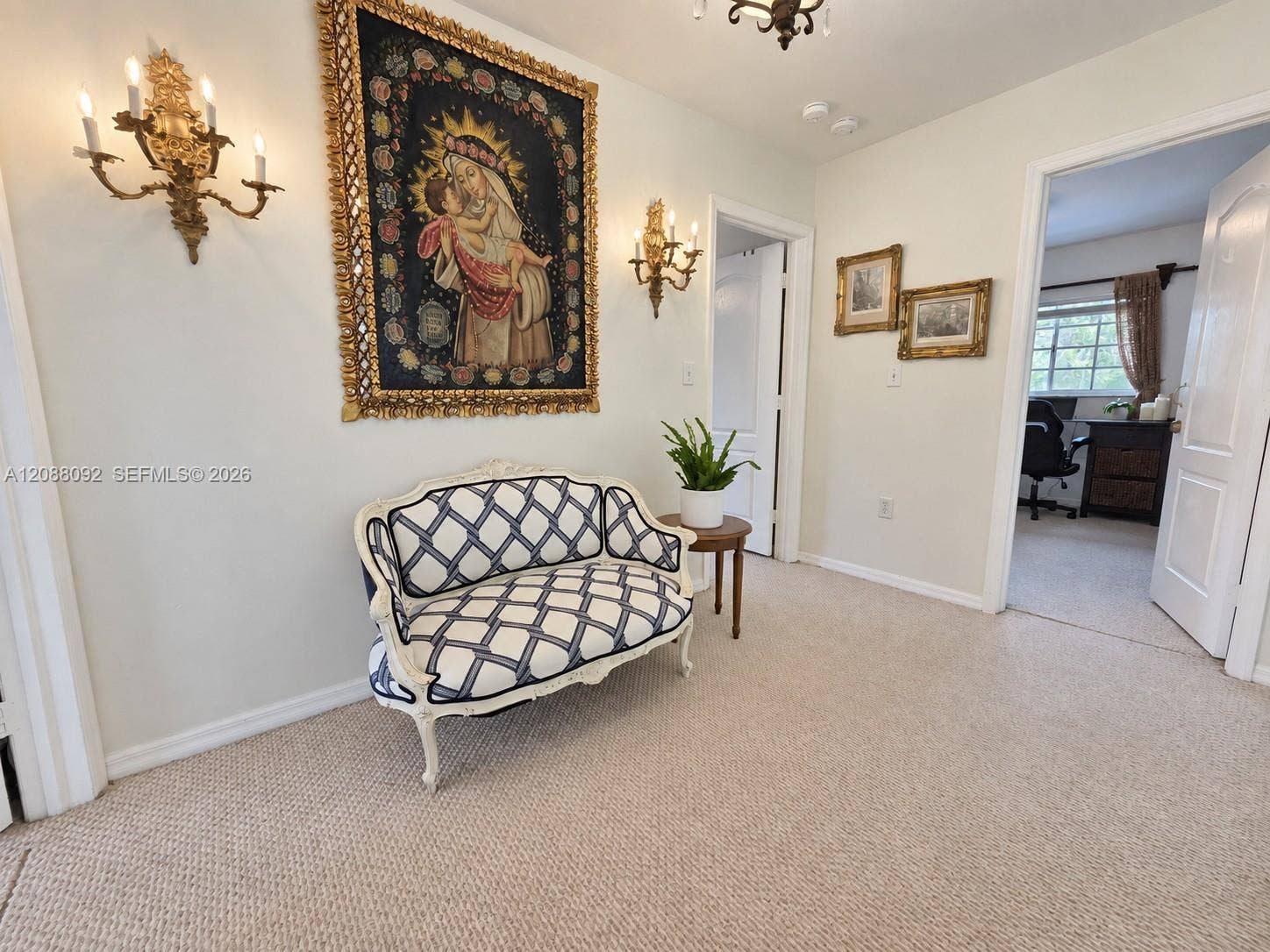 2nd Floor sitting room