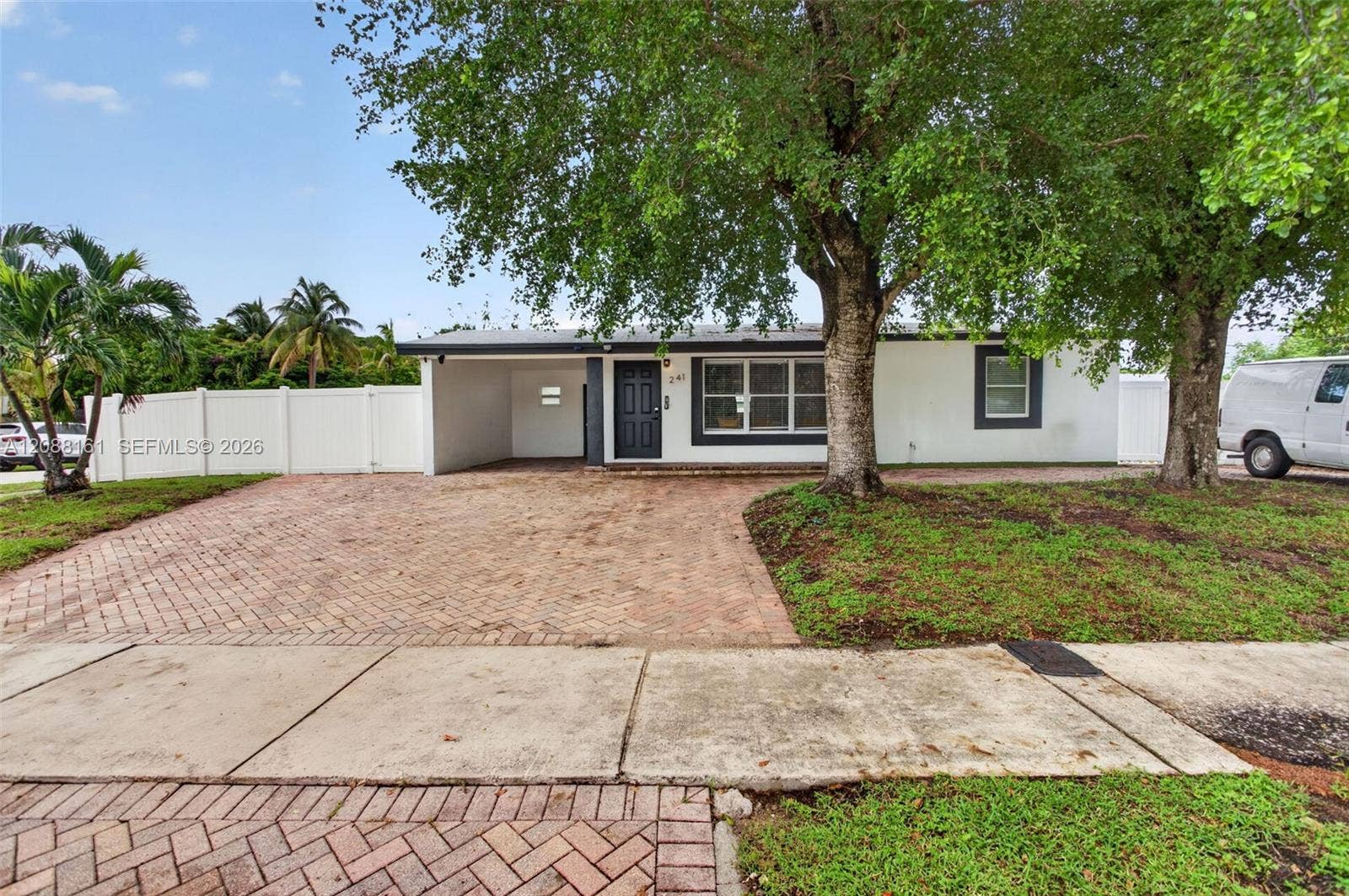 241 NE 45th Street, Deerfield Beach, FL 33064 Photo 1