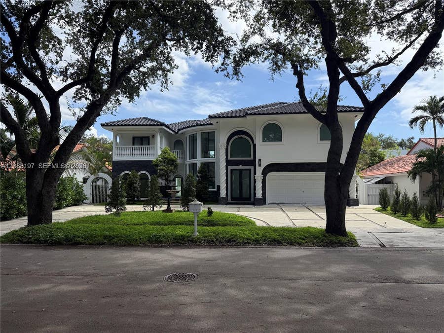 Property photo for Miami Lakes, FL