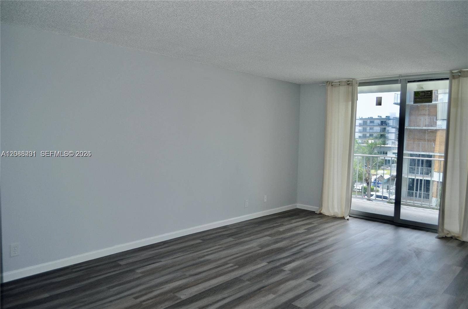 16570 NE 26th Avenue, #4D, North Miami Beach, FL 33160 Photo 4