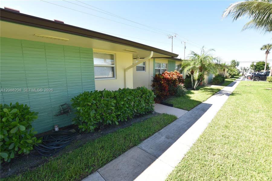 Property photo for 2941 Crosley Drive W, #H, West Palm Beach, FL