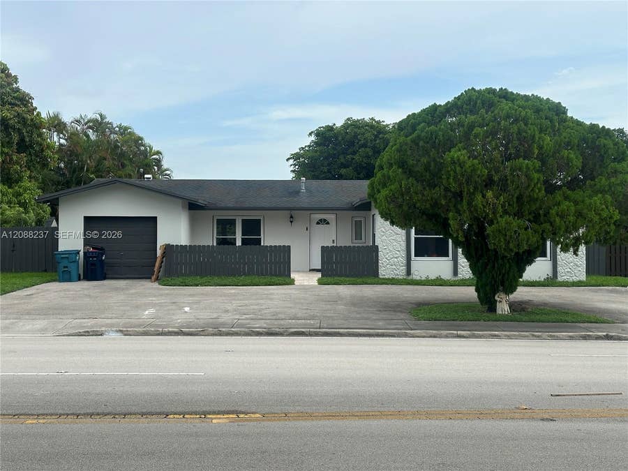 Property photo for 11611 SW 122nd Avenue, Miami, FL