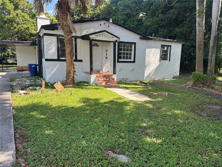 Property photo for 219 NE 141st Street, Miami, FL