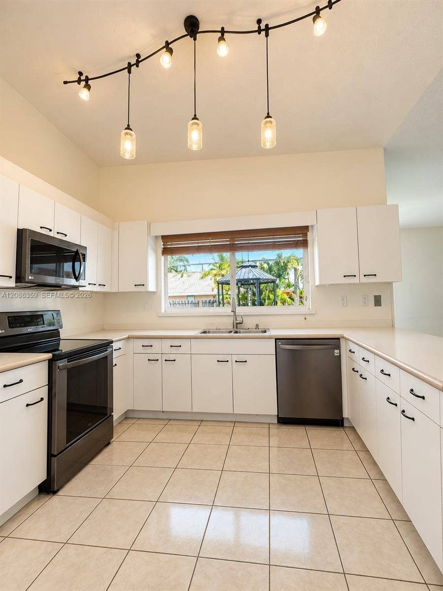 16080 SW 155th Court, Miami, FL 33187 Photo 11