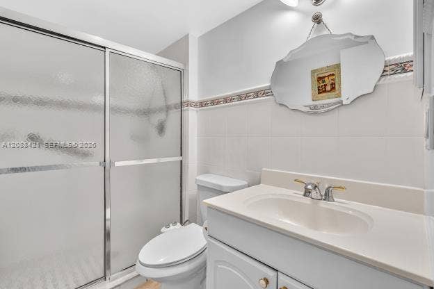 GUEST FULL BATH