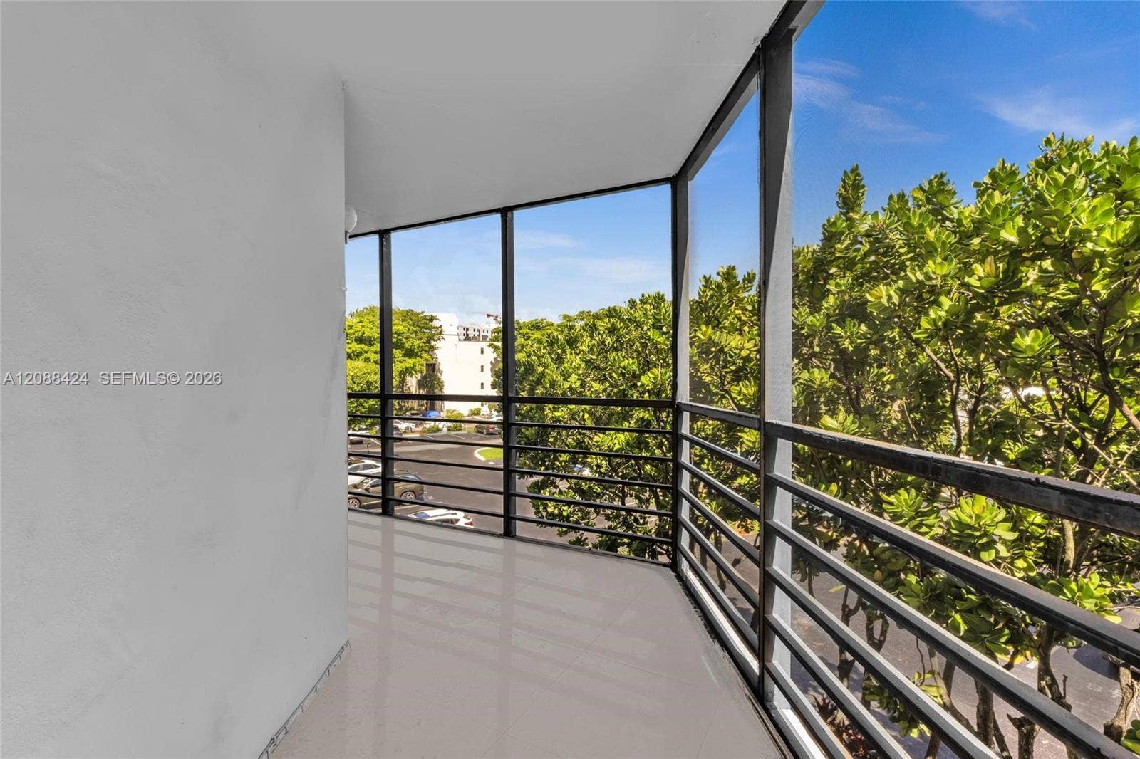 20400 W Country Club Drive, #315, Aventura, FL 33180 SERENCE BALCONY
