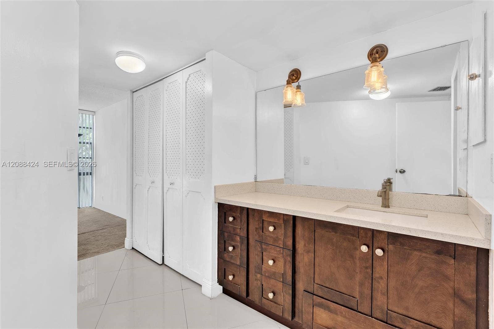 20400 W Country Club Drive, #315, Aventura, FL 33180 PRIMARY BATH