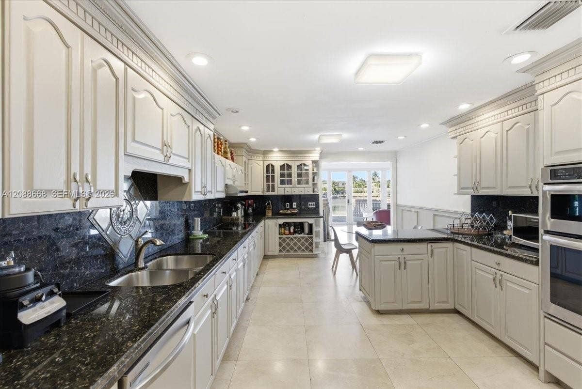1249 Biscaya Drive, #1249, Surfside, Surfside, FL 33154 Photo 24