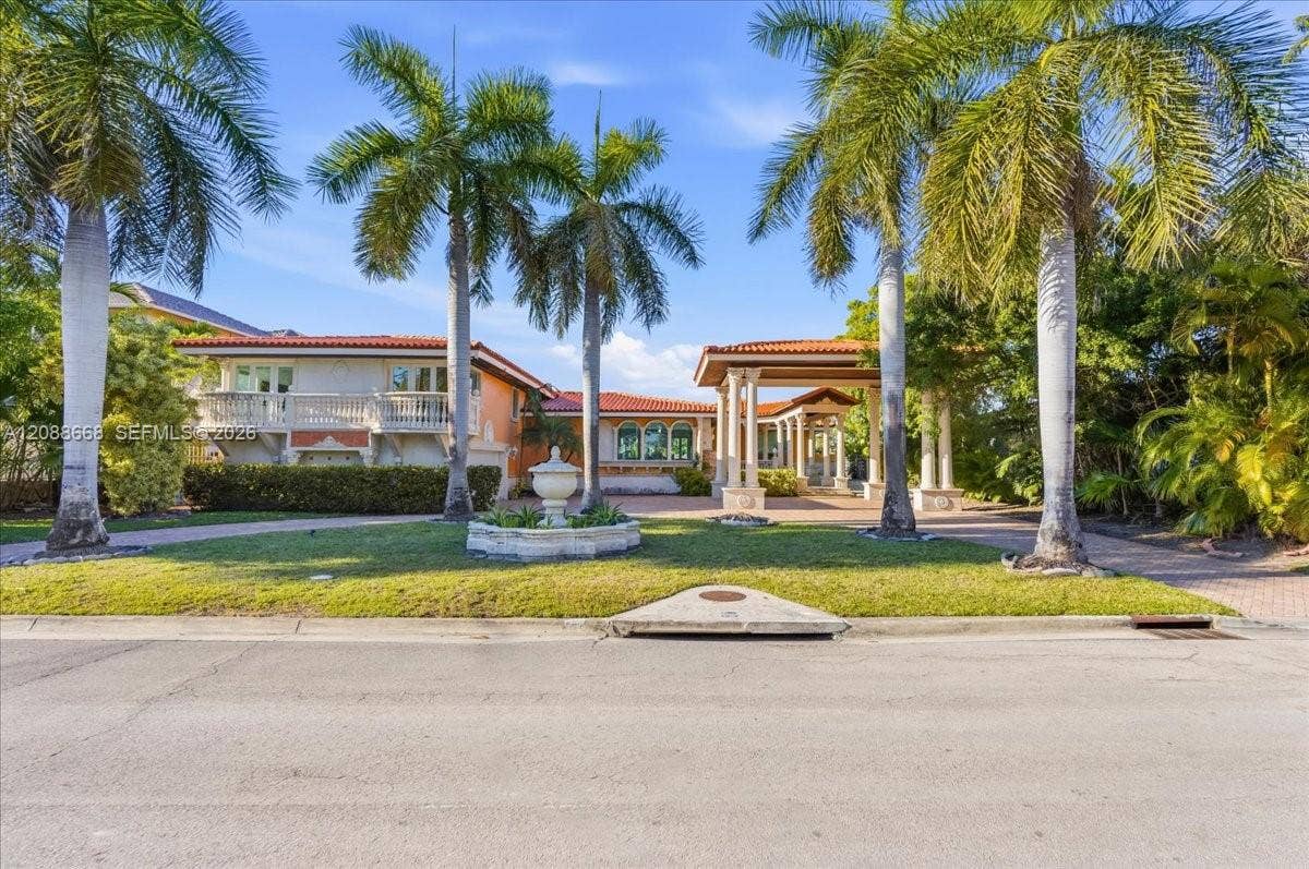 1249 Biscaya Drive, #1249, Surfside, Surfside, FL 33154 Photo 5