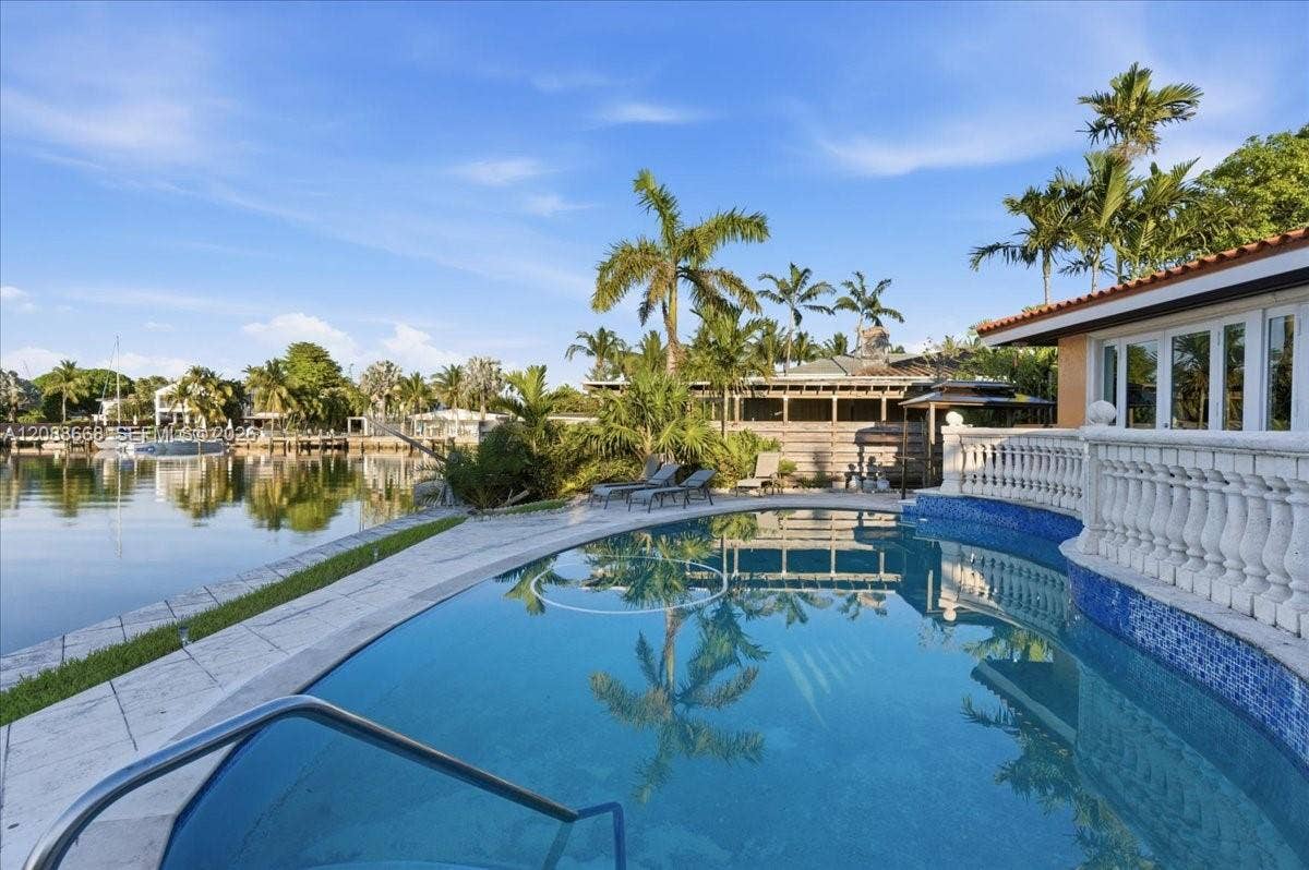 1249 Biscaya Drive, #1249, Surfside, Surfside, FL 33154 Photo 8