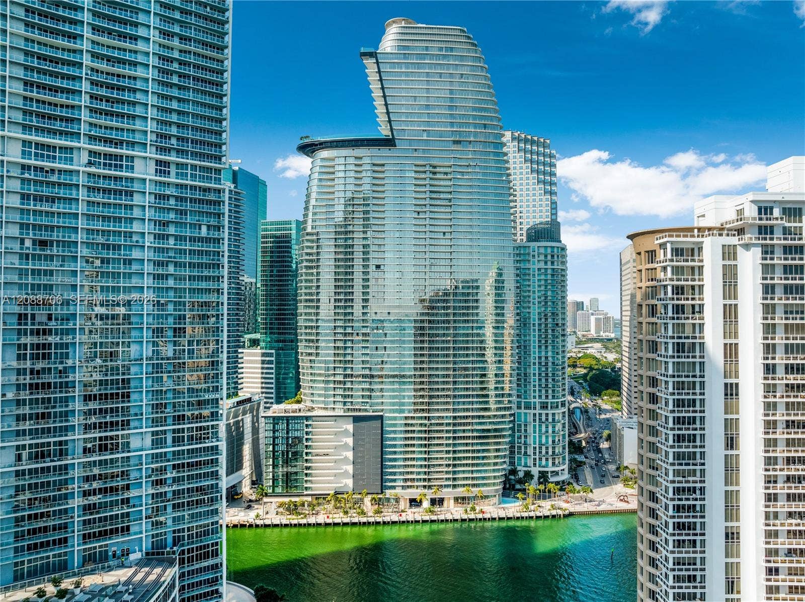 Miami, FL 33131 Photo 27