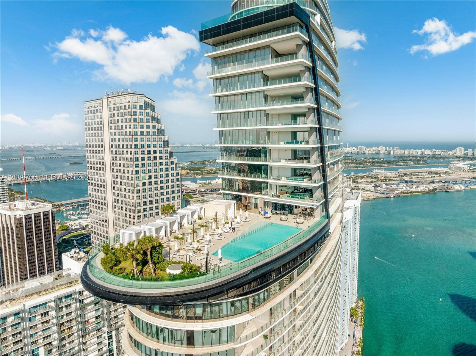 Miami, FL 33131 Photo 30