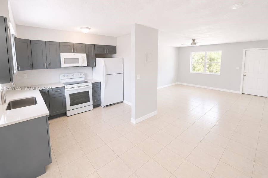 Property photo for 202 SW 27th Terrace, #202, Fort Lauderdale, FL