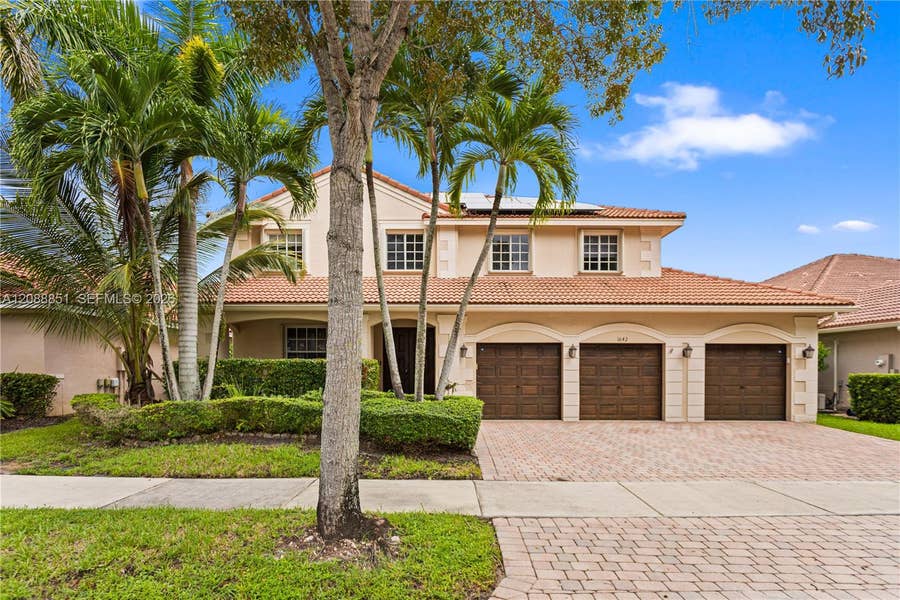 Property photo for 1642 Blue Jay Circle, Weston, FL