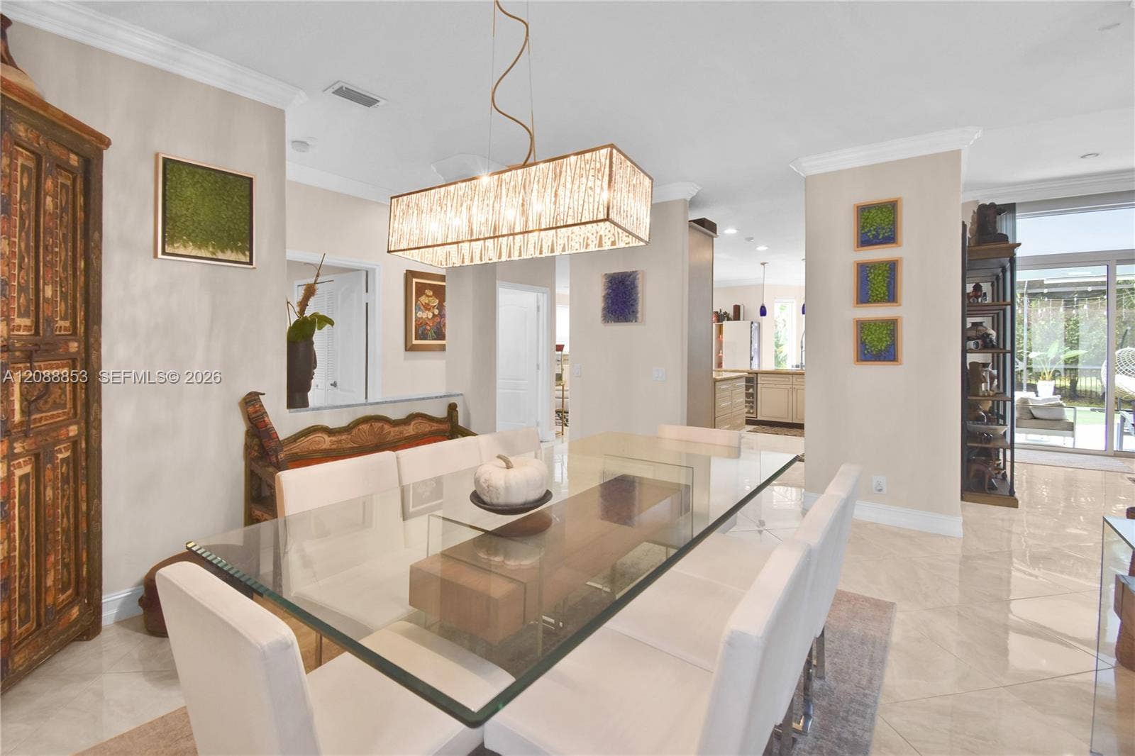 523 Stonemont Drive, Weston, FL 33326 Large dining area connecting to the kitchen and living room