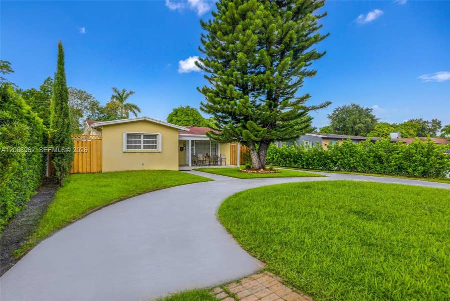 Property photo for 304 SW 68th Avenue, Pembroke Pines, FL