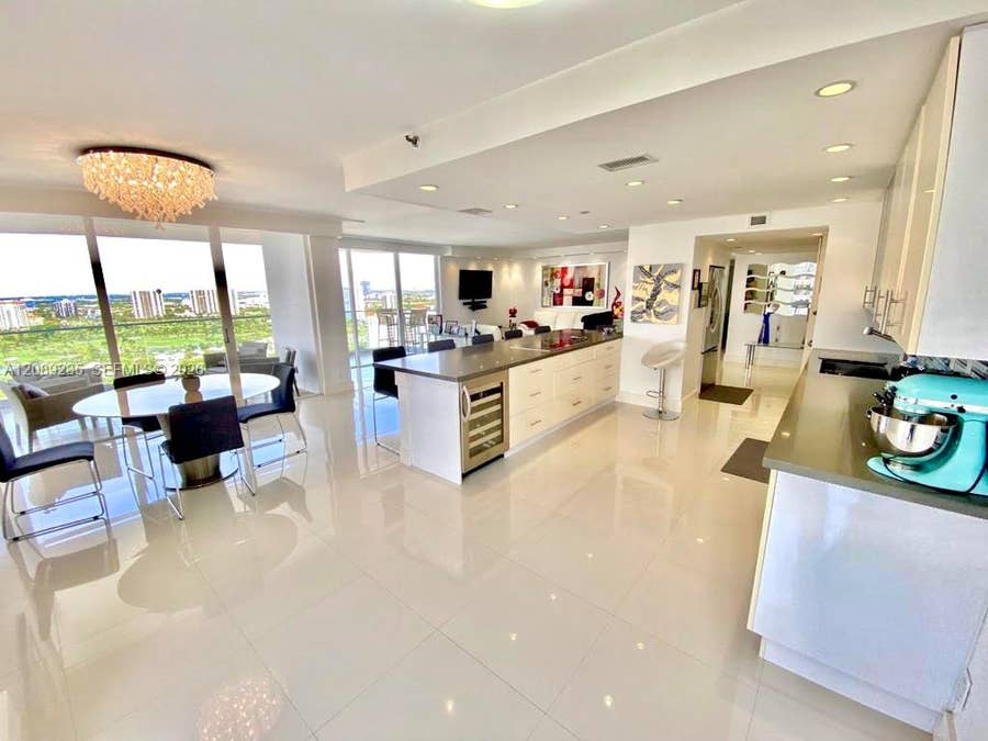 Property photo for 19707 Turnberry Way, #27D, Aventura, FL