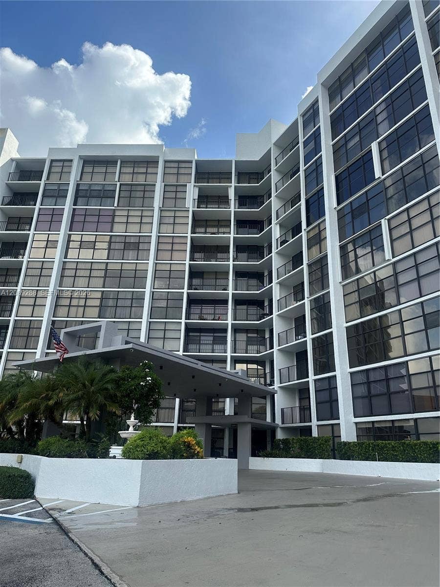 Property photo for 600 Parkview Drive, #627, Hallandale Beach, FL