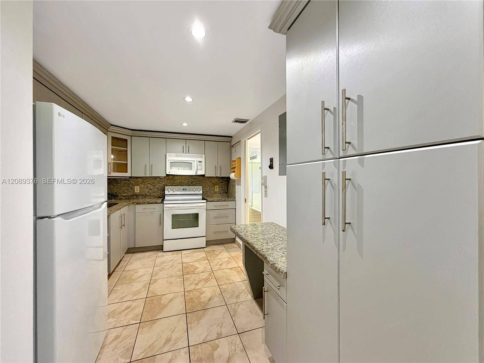 Pompano Beach, Pompano Beach, FL 33069 Photo 13