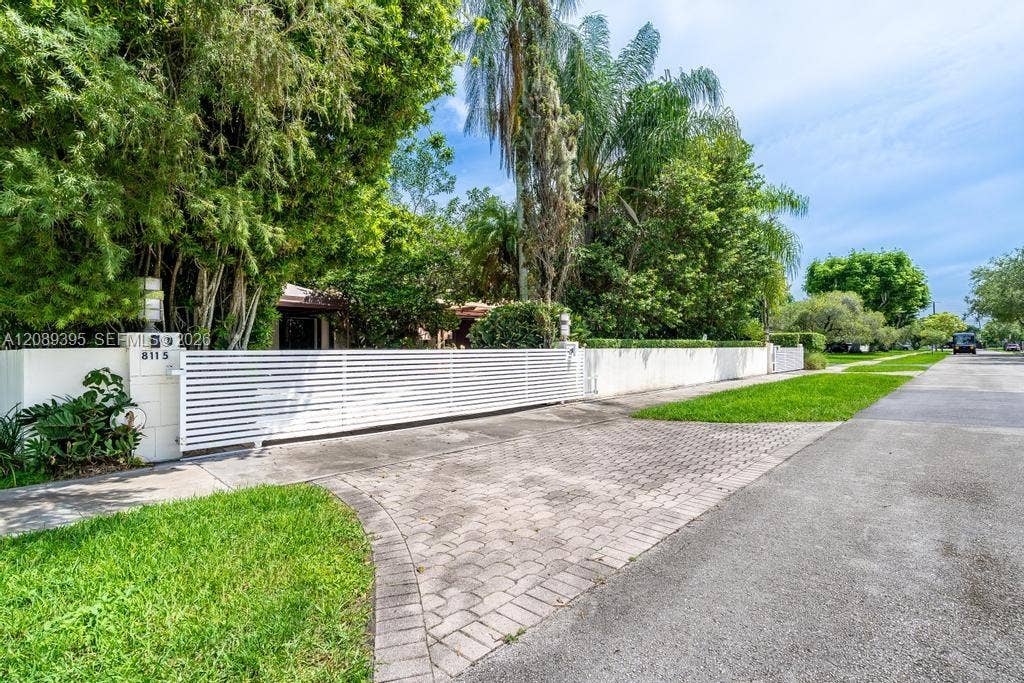 8115 SW 92nd Court, Miami, FL 33173 Photo 4