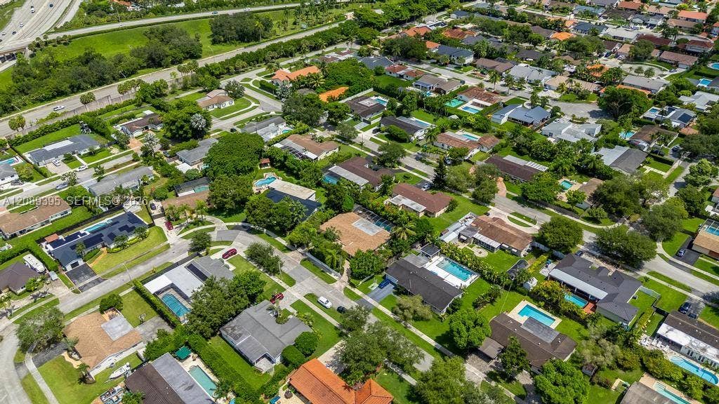 8115 SW 92nd Court, Miami, FL 33173 Photo 24