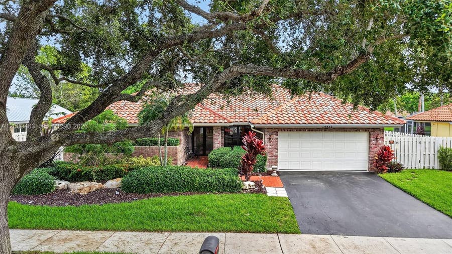Property photo for 14481 Hickory Court, Davie, FL