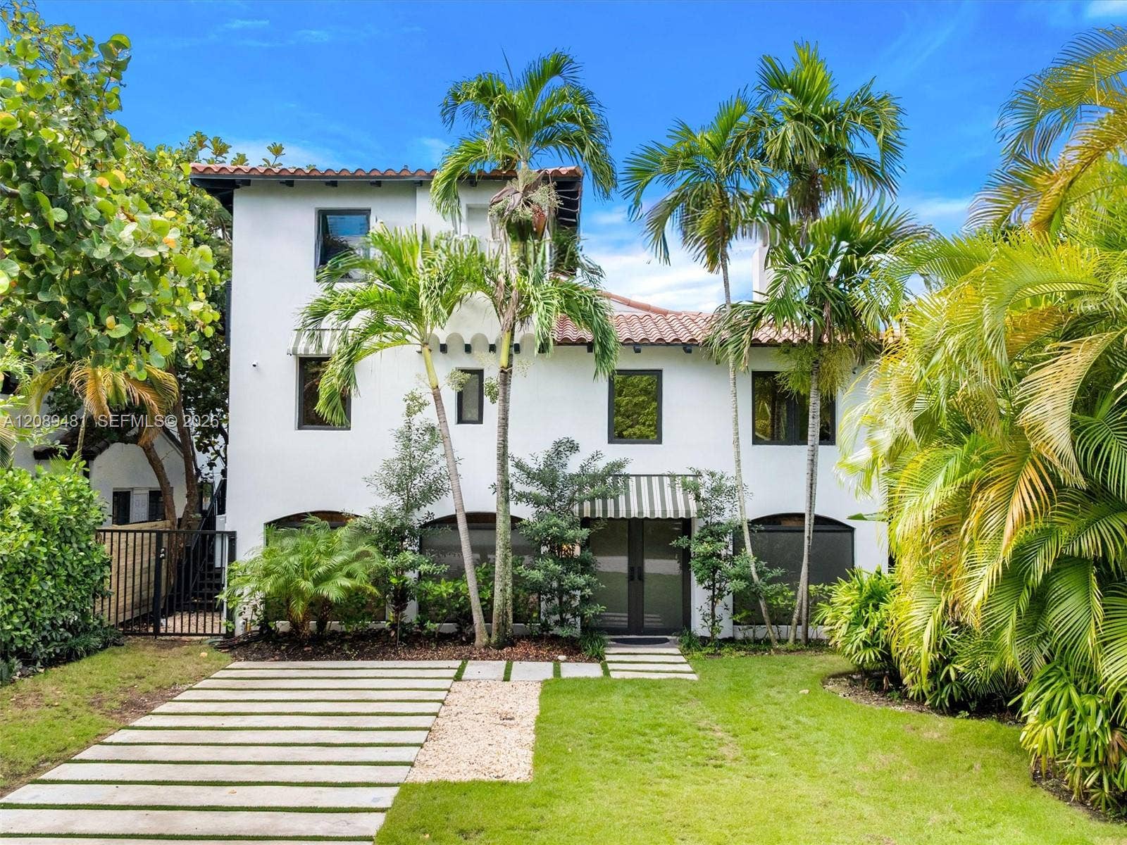 510 W 30th Street, Miami Beach, FL 33140 Photo 1