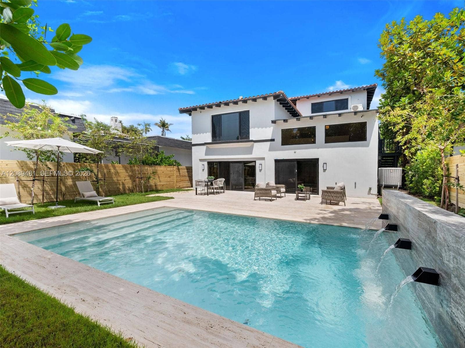 510 W 30th Street, Miami Beach, FL 33140 Photo 2