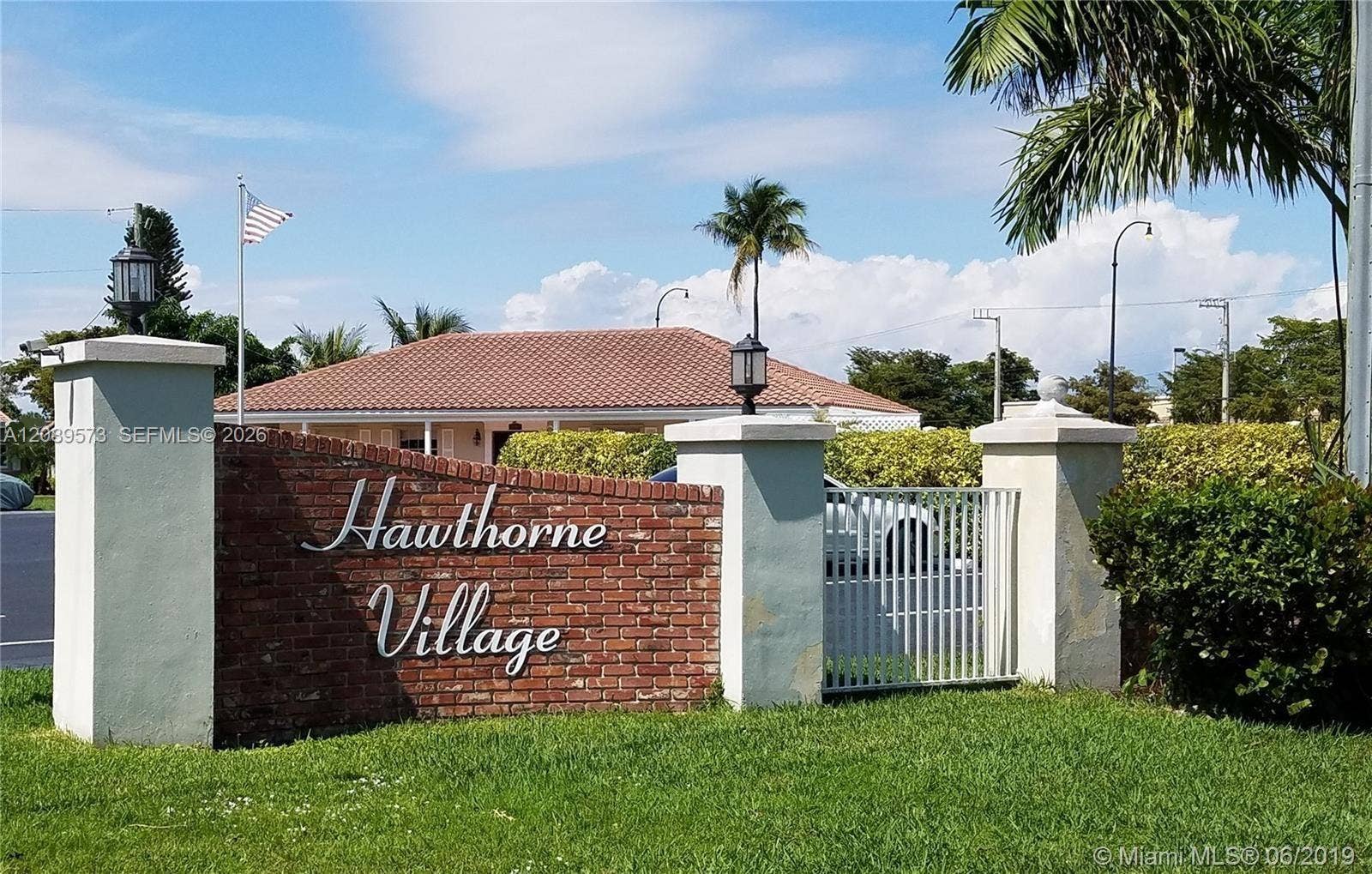 Front entrance to Hawthorne Village adult community