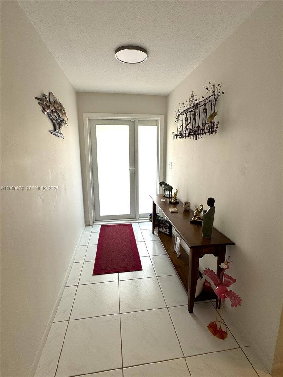 Beautiful entryway/foyer