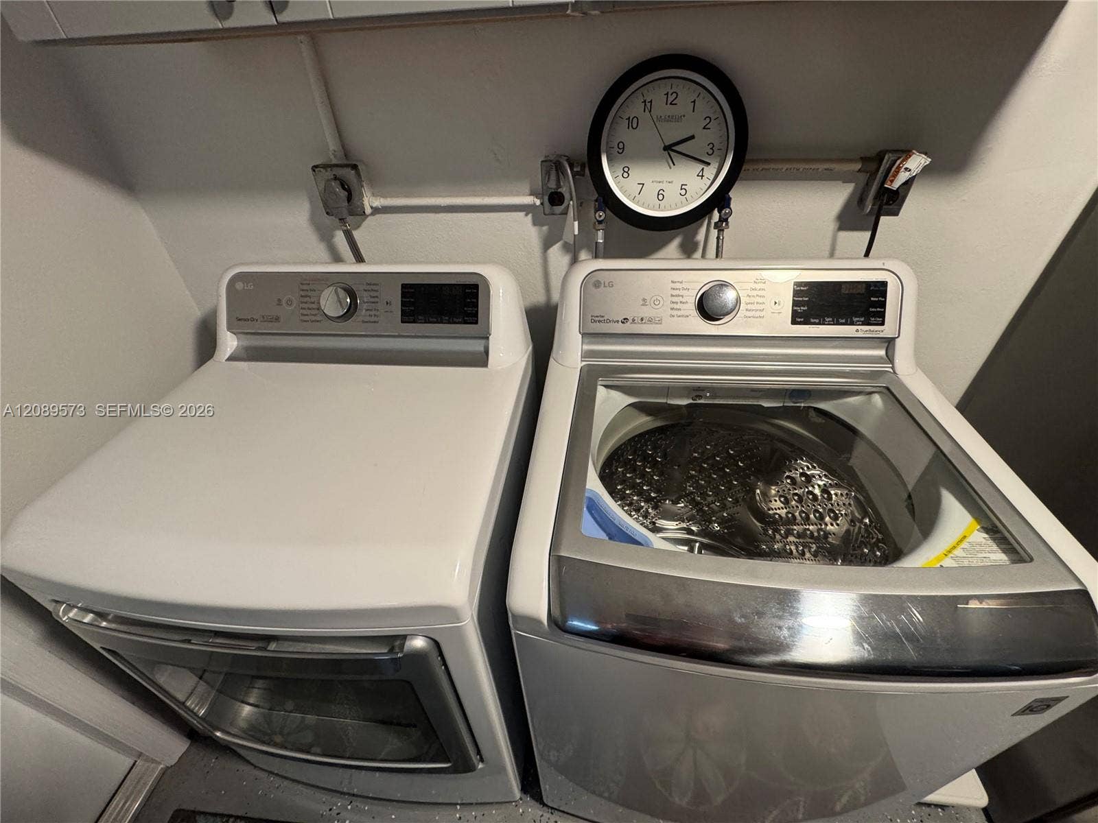 Beautiful top end washer and dryer.