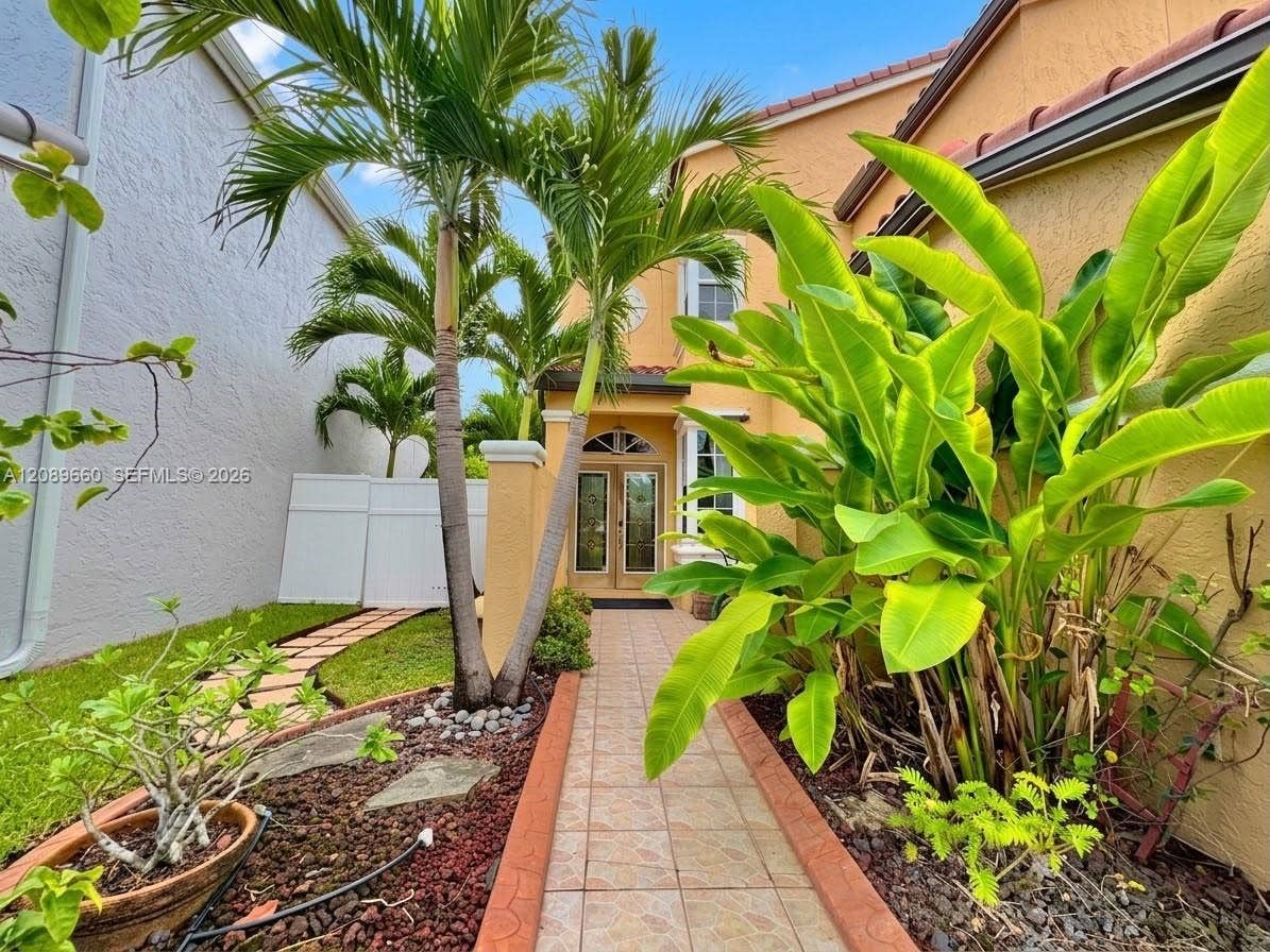 811 NW 155th Terrace, Pembroke Pines, FL 33028 Photo 4