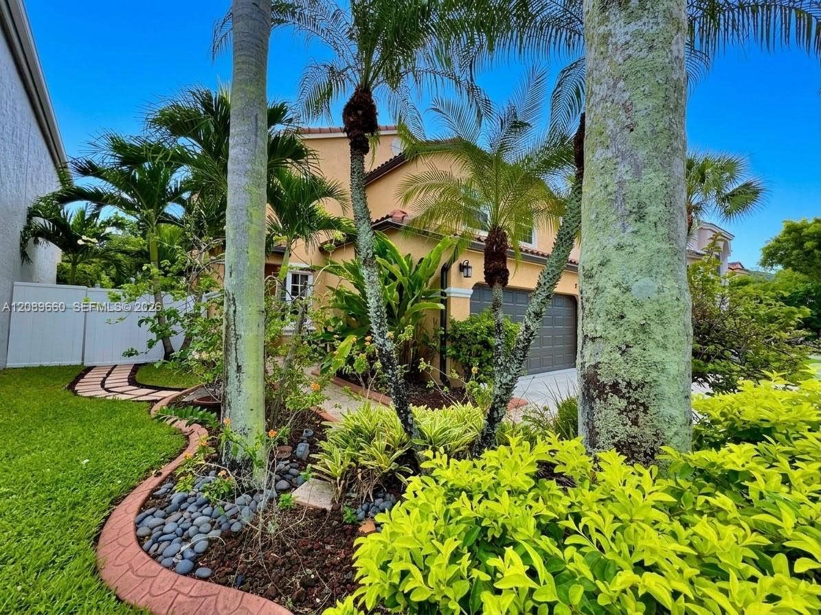 811 NW 155th Terrace, Pembroke Pines, FL 33028 Photo 3