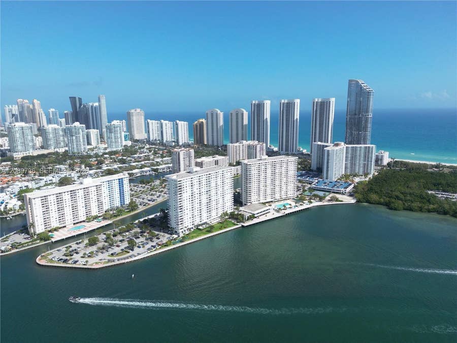 Property photo for 500 Bayview Drive, #1719, Sunny Isles Beach, FL
