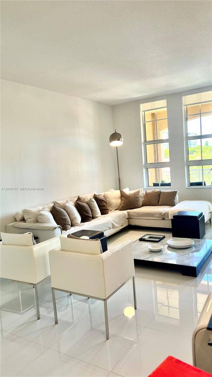 3001 NE 185th Street, #421, Aventura, FL 33180 Photo 2